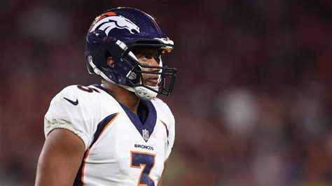 Top 5 Denver Broncos players with the highest average annual salaries
