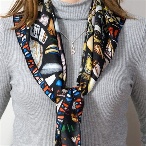 Top 8 Latest Trends of Scarves 2024 (Photos and Videos) Fashio…