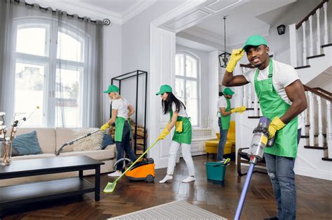 Top Clean Gebäudereinigungs GmbH - House cleaning service in …