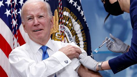 Top Covid experts privately urge Biden admin to scale back booster …