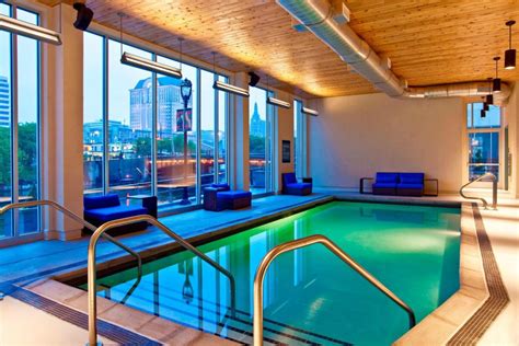 Top Hotels with a Pool in Milwaukee, WI Hotels.com