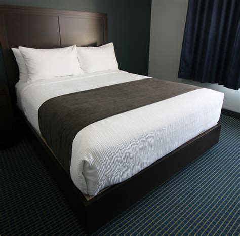 Top sheet bed. When it comes to selecting the perfect sheets for your bed, one of the most important factors to consider is thread count. Thread count refers to the number of threads woven into o... 