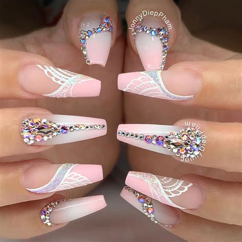 Top ten nails. Top Ten Nails Salon is a privately held company in Mississauga, ON . Categorized under Beauty Salons. Categorized under Beauty Salons. Current estimates show this company has an annual revenue of 30107 and employs a staff of approximately 1. 