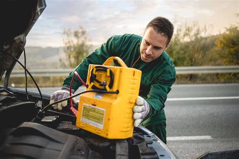 Top ten roadside assistance. As per Forbes, if you have a car that is old, having a good roadside assistance plan is important. This is because your odds of getting stuck on the ... 