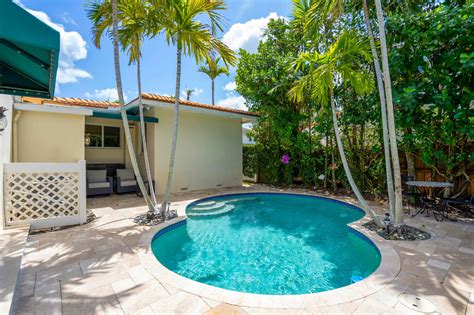 Topless girlfriend pool home.  Fort Lauderdale.  &ldquo;Just a mom,&rdquo; Mela capti...