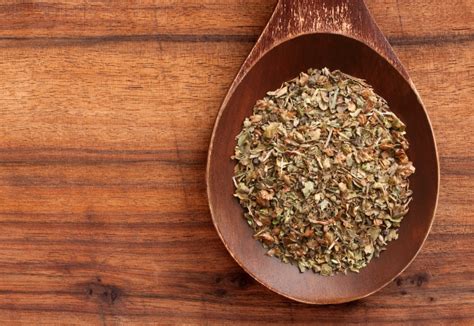 Torka basilika i ugn