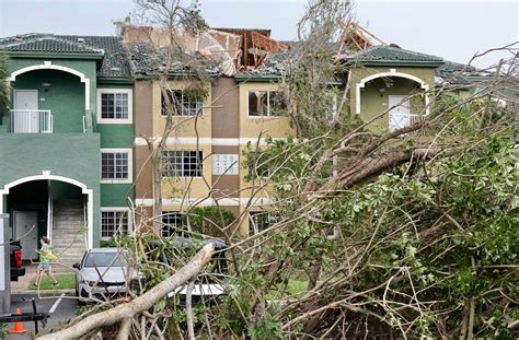 Tornado flips cars, damages homes in Palm Beach Gardens