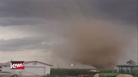 Tornado touches down briefly northeast of Denver metro area
