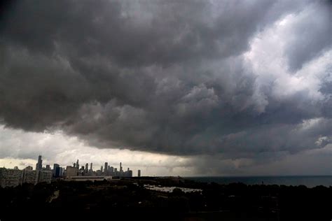 Tornado touches down near Chicago’s O’Hare airport, disrupting hundreds of flights