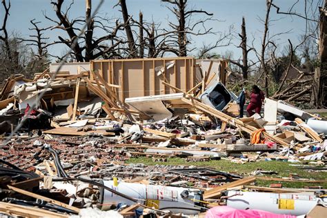 Tornadoes deadliest in Mississippi since 2011
