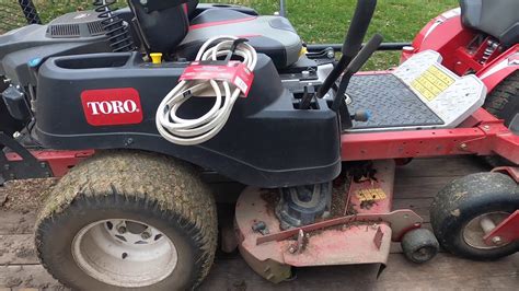 http://pixvid.me/removedeck Learn how to remove and replace the mowing deck on Toro TimeCutter riding lawn mowers. TimeCutter Zero-Turn mowers offer easy m...