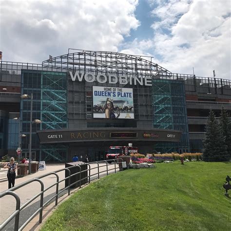 Toronto to Woodbine Racetrack - 5 ways to travel via train