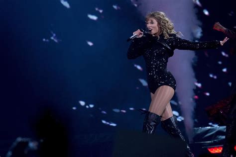 Toronto.taylor swift. Taylor Swift has officially announced that she will be bringing her Eras Tour to Toronto for six unforgettable shows. Canadian Swifties have been practically begging the American singer-songwriter ... 