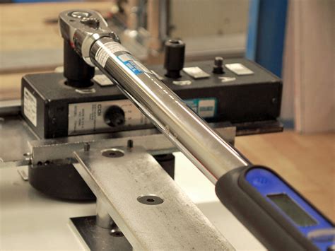 Torque wrench calibration montreal.  Automatic and electronic torque wrenches may require spec...