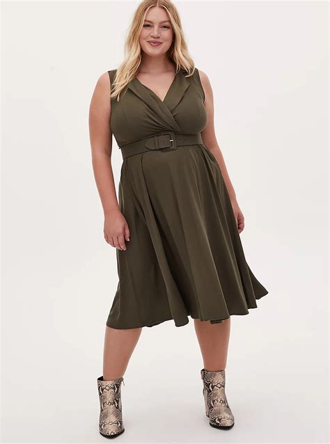 Torrid dress dresses. WEDDING DRESSES - HOW TO MEASURE. WEDDING DRESS FIT GUIDE. FIT Model is 5'11" wearing size 1. Measures 41" from shoulder (size 2). MATERIALS + CARE Jersey knit fabric. 65% polyester, 32% rayon, 3% spandex. Machine wash cold. 