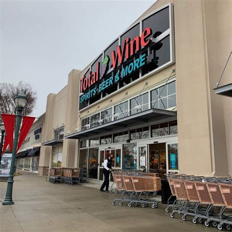 Total wine louisville. Jul 31, 2018 · 1:43. Get ready, wine enthusiasts. Total Wine & More is opening a second store in Louisville. The liquor superstore chain will open in St. Matthews at the former Staples on Shelbyville Road, said ... 