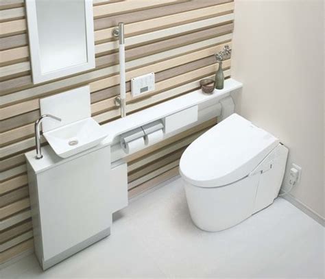 The quietest toilets on the market include the Niagara Conservation Stealth Toilet, Toto Ultramax II and Toto Carlyle, according to the Bermuda Sun and ApartmentTherapy.com. In general, gravity-flush toilets generate less noise than pressur.... 