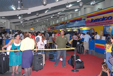 Tourism booms in Jamaica after pandemic, overwhelms airport
