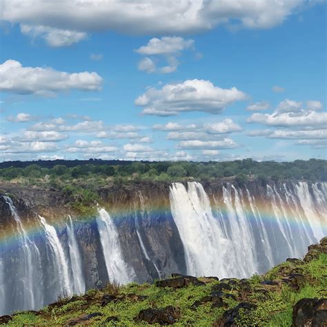 Tourist guide to the victoria falls. - The string player s guide to chamber music.