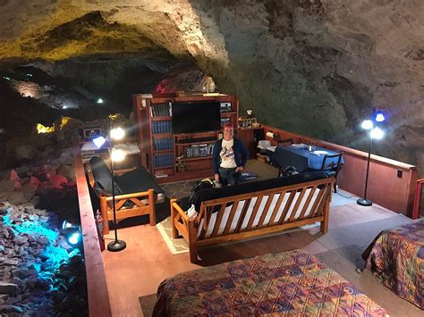 Tourists stranded underground at Arizona’s Grand Canyon Caverns are …