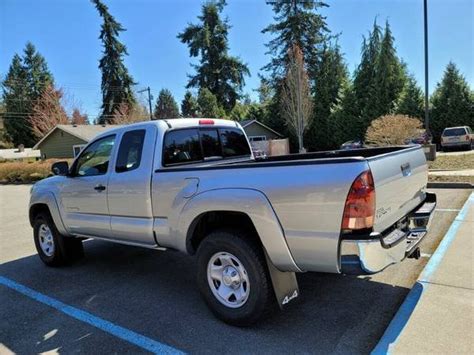The 2008 Toyota Tacoma may be the Japanese automaker’s smallest pickup, but it has long since left the realm of the compact courier. ... Towing Capacity, Maximum. 3500 lbs. Turning Diameter. 36. ...