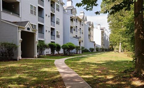 Town Walk at Hamden Hills Hamden, CT Apartments