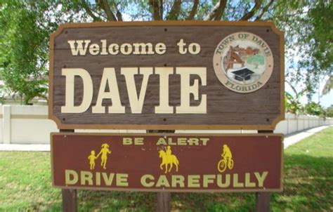 Town of Davie to implement four-day workweek