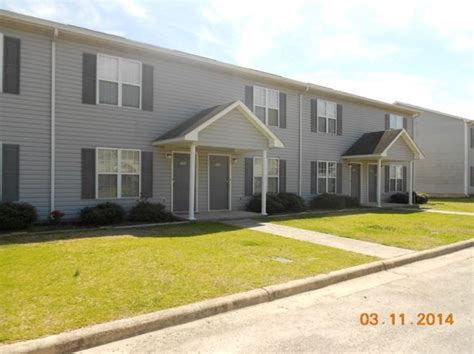 Townhomes for rent fayetteville nc. Rent averages in Fayetteville, NC vary based on size. $1,045 for a 1-bedroom rental in Fayetteville, NC. $1,184 for a 2-bedroom rental in Fayetteville, NC. $1,517 for a 3-bedroom rental in Fayetteville, NC. $1,986 for a 4-bedroom rental in Fayetteville, NC. 124 townhomes for rent in Fayetteville, NC. Filter by price, bedrooms and amenities. 