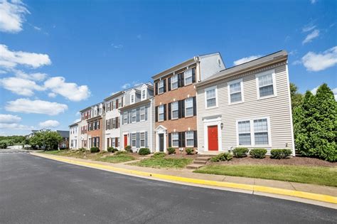 See all available apartments for rent at Crescent Pointe Townehomes in Stafford, VA. Crescent Pointe Townehomes has rental units ranging from 1094-1353 sq ft starting at $1733.. 