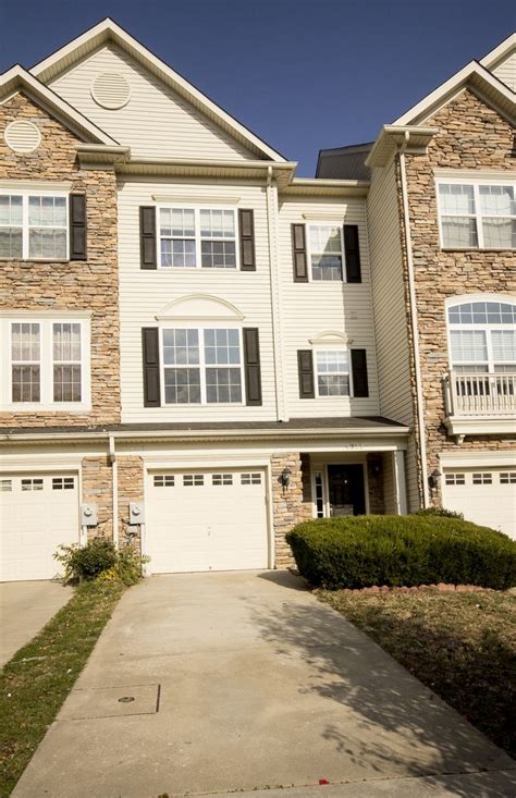 Townhomes in owings mills. 1-2 Beds. 1 Month Free. Dog & Cat Friendly Kitchen Maintenance on site Heat Laundry Facilities. (443) 815-4977. Report an Issue Print Get Directions. See all available apartments for rent at The View at Mill Run II in Owings Mills, MD. The View at Mill Run II has rental units ranging from 801-1320 sq ft starting at $1750. 