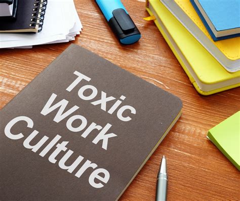 Toxic work environment with little perks - dk.indeed.com