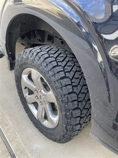The 315x70x17 Toyo Open Country RT Trail tires offer performa