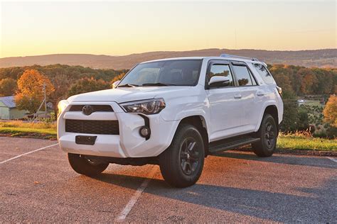 Toyota 4runner mpg. 2023 Toyota 4Runner 40th Anniversary Special Edition Specifications. BASE PRICE. $47,705. PRICE AS TESTED. $47,835. VEHICLE LAYOUT. Front-engine, 4WD, 5-pass, 4-door SUV. ENGINE. 4.0L port ... 