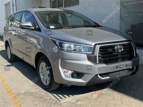 Toyota Innova Crysta Pictures - ZigWheels.com