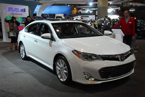 Toyota avalon wiki. The 2013 Toyota Avalon comes with a 3.5-liter V6 that generates 268 hp and 248 pound-feet of torque. Power is sent to the front wheels through a six-speed automatic transmission. Estimated fuel ... 