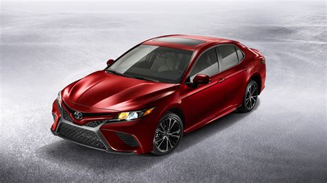 Toyota camery se. 2021 Toyota Camry Hybrid XLE. VEHICLE TYPE front-engine, front-wheel-drive, 5-passenger, 4-door sedan. BASE PRICE LE, $28,265; SE, $29,780; XLE, $33,165. … 