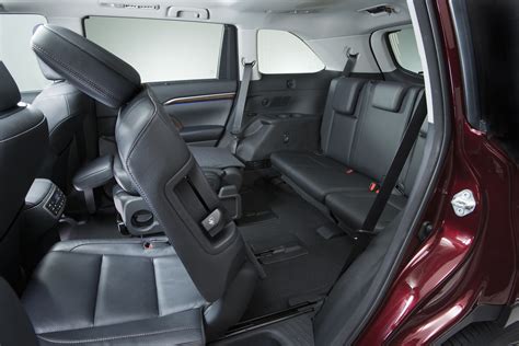 Toyota highlander third row. When the third-generation Highlander arrived for 2014, maximum seating increased to eight thanks to a wider third row. The current fourth-generation Highlander debuted as a 2020 model. 2020–24 