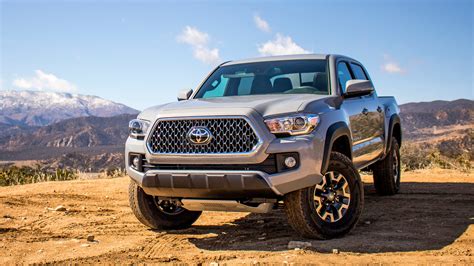 Toyota tacoma pickup reviews. Jan 11, 2023 · Performance: 11/15. Toyota offers two powertrains on the Tacoma, a 2.7-liter four-cylinder engine with 159 horsepower and 180 pound-feet of torque and 3.5-liter V6 with 278 hp and 265 lb-ft ... 