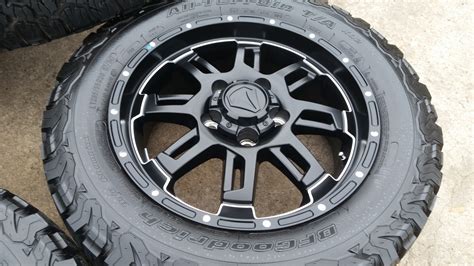 A set of 4x 20″ 2022 Tundra wheels and tires . Factory OEM original set in a brand new satin black powder coated finish. 20×8. No tpms. Fitted with 275-65-20 AT Goodyear 99% Tread tires. Comes EXACTLY as pictured . Fits only 2022 Tundra and 2023 with a leveling kit on the front in order not to rub . US Continental only. NO PR, ALASKA, HAWAII ...