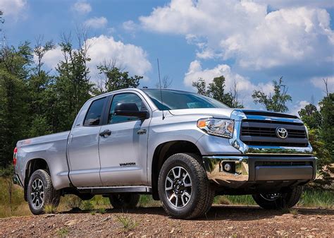 Toyota tundra double cab. With a prodigious mug and twin-turbo V-6, the 2024 Tundra makes a solid run at the established players—with mixed results. 2015 Toyota Tundra LTD Double Cab 5.7L V8 6-Spd AT (Natl) Features and ... 