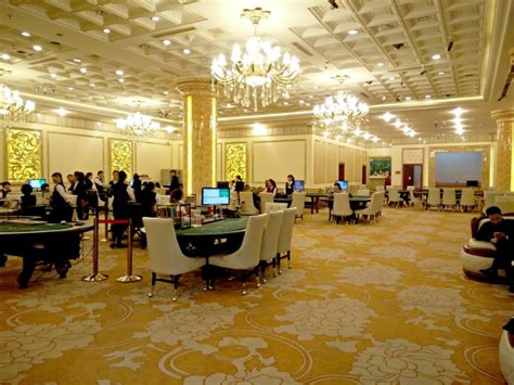 Trải nghiệm Vương giả tại Casino Hoàng Gia sang trọng