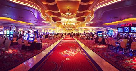 Trải nghiệm sôi động tại sòng bạc Las Vegas: Trải nghiệm cuộc sống xa hoa và may rủi