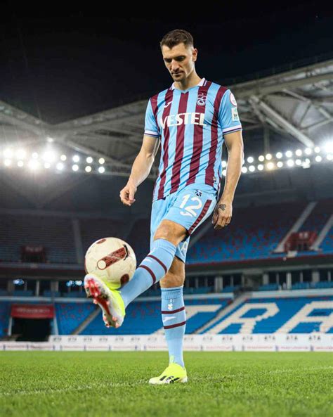 Trabzonspor, Thomas Meunier ile 1.5 yıllık anlaşma sağladıs