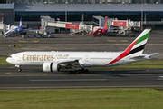 Flight status, tracking, and historical data for Emirates 222 (E