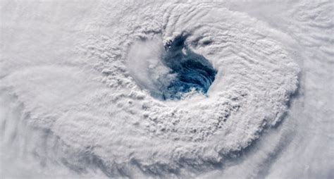 Tracking the Tropics: Can hurricane history help us predict future patterns?