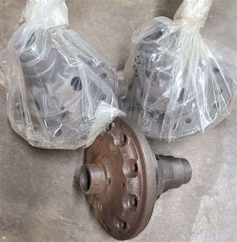 Traction Lock Differential Cases W. Yoder Auction