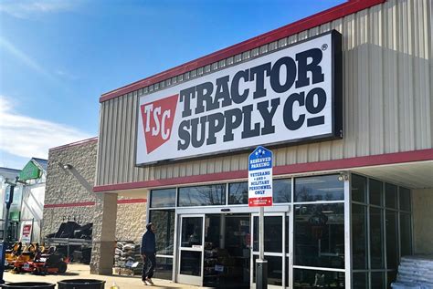 Locate store hours, directions, address and phone number for the Tractor Supply Company store in Jacksonville, FL. We carry products for lawn and garden, livestock, pet care, equine, and more! ... Sunday: Monday: Tuesday: Wednesday: Thursday: Friday: Saturday: 09:00 am - 07:00 pm.