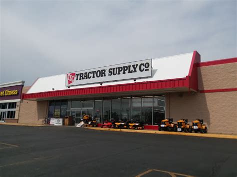 Tractor supply martinsburg wv. Locate store hours, directions, address and phone number for the Tractor Supply Company store in Moorefield, WV. We carry products for lawn and garden, livestock, pet care, equine, and more! 