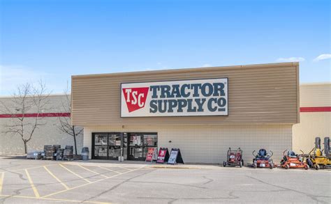 Tractor supply spooner wi. Locate store hours, directions, address and phone number for the Tractor Supply Company store in Richland Center, WI. We carry products for lawn and garden, livestock, pet care, equine, and more! 
