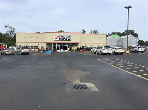 Tractor supply zanesville. Locate store hours, directions, address and phone number for the Tractor Supply Company store in Gainesville, TX. We carry products for lawn and garden, livestock, pet care, equine, and more! 
